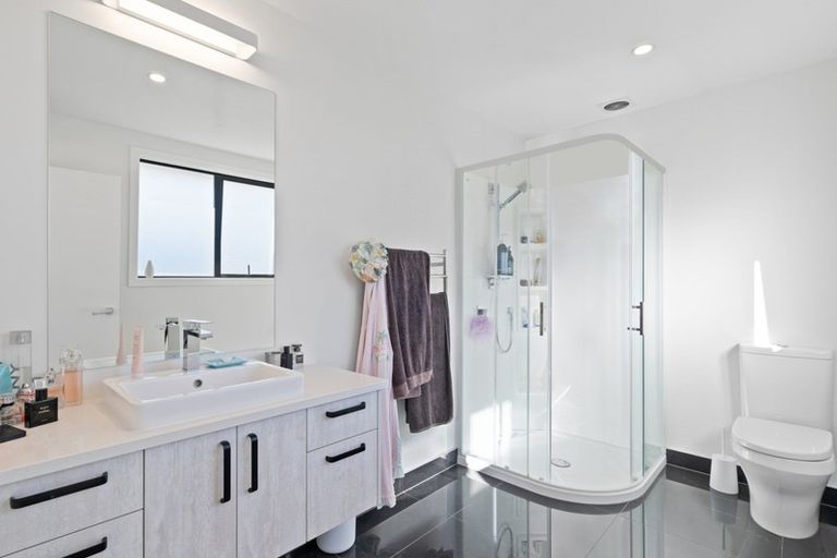 Photo of property in 4 Pennycook Place, Lake Hawea, Wanaka, 9382