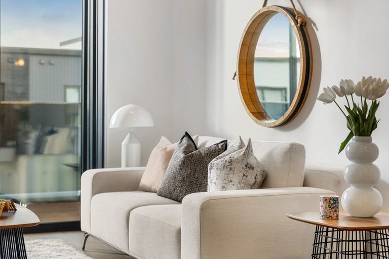 Photo of property in 35 Puihi Crescent, Massey, 0614