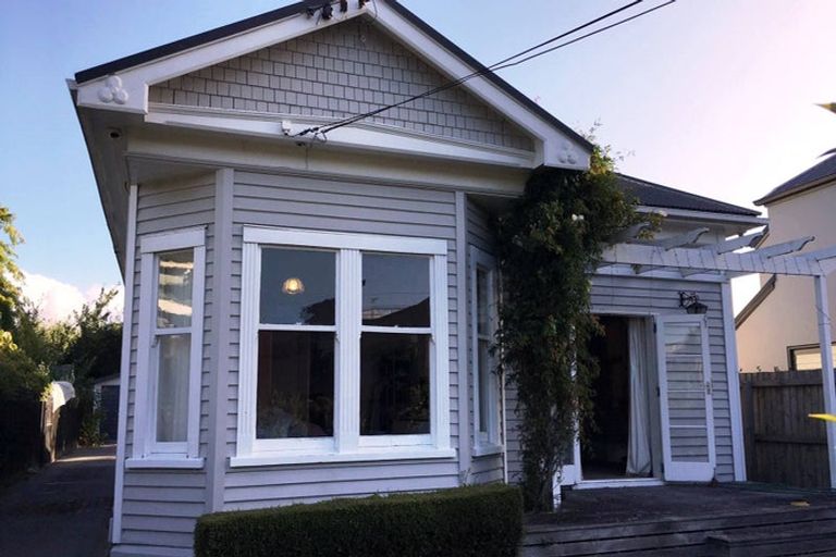 Photo of property in 74 Edward Avenue, Edgeware, Christchurch, 8013