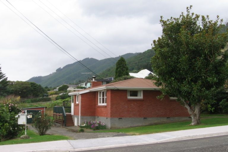 Photo of property in 5 Kaka Street, Waikanae, 5036
