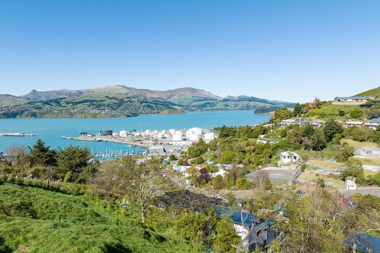 Photo of property in 11 Harmans Road, Lyttelton, 8082