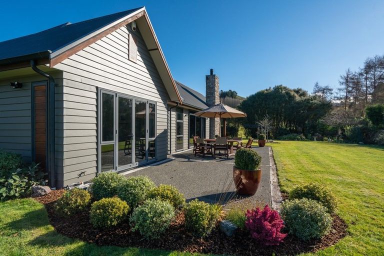 Photo of property in 3 Chestnut Grove, Acacia Bay, Taupo, 3385