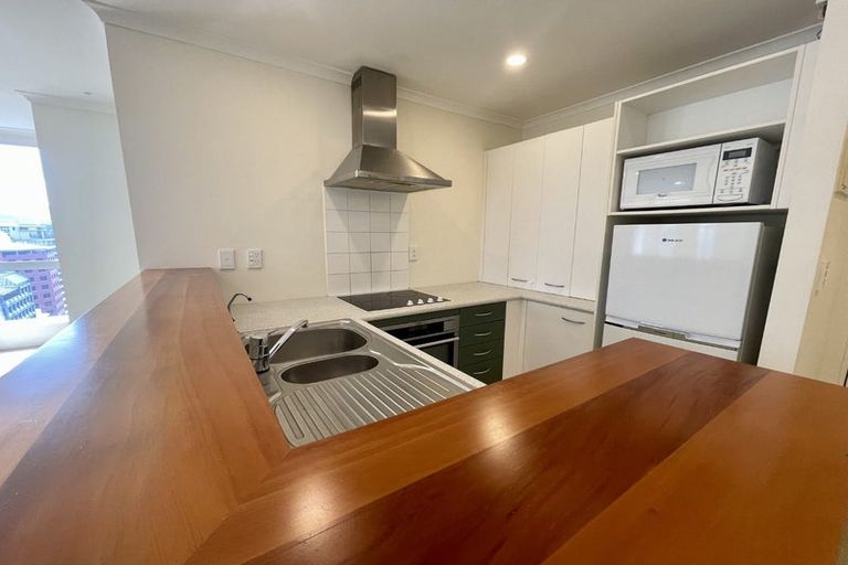 Photo of property in Terrace Heights Apartments, 13c/163 The Terrace, Wellington Central, Wellington, 6011