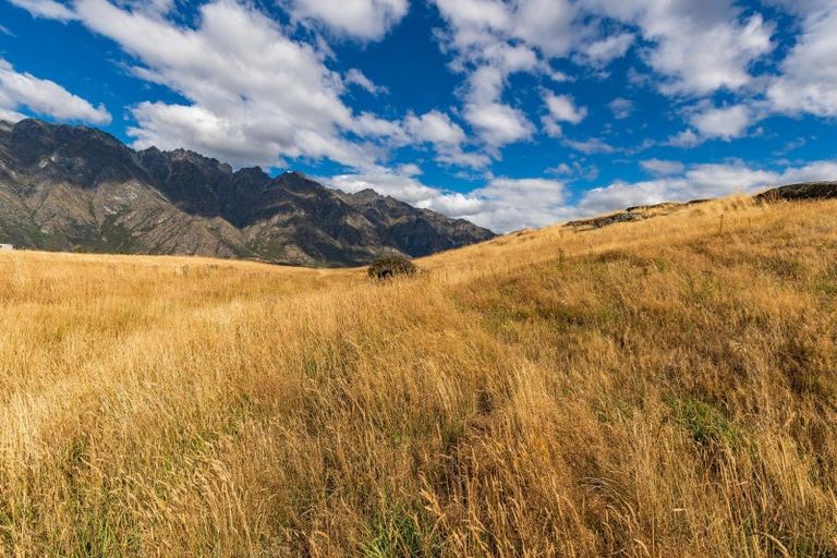 Photo of property in 3 Water Race Lane, Jacks Point, Queenstown, 9371