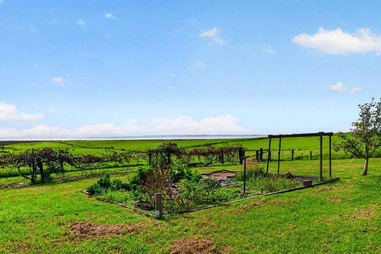 Photo of property in 259 Mairetahi Road, South Head, Helensville, 0874