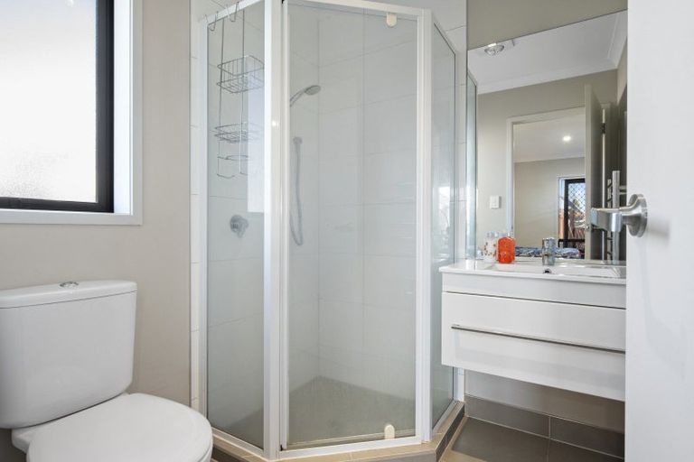 Photo of property in 13 Lieshout Way, Pukekohe, 2120