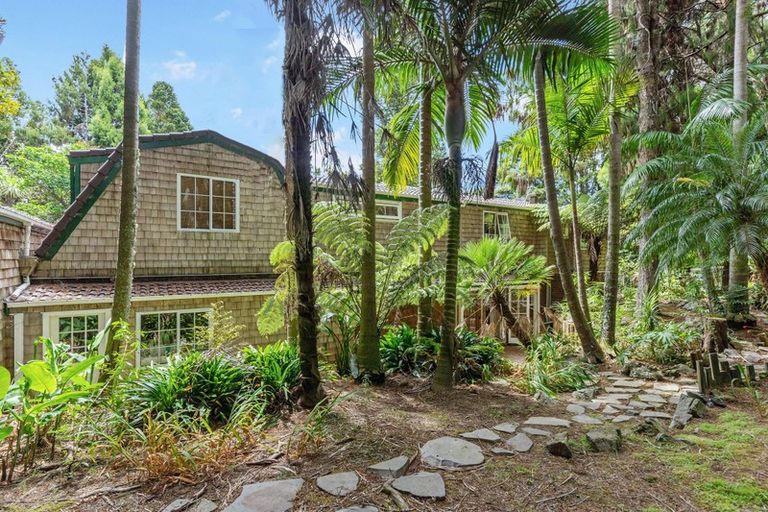 Photo of property in 31 Napuka Road, Henderson Valley, Auckland, 0612