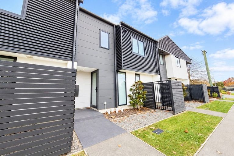 Photo of property in 10/43 New Brighton Road, Shirley, Christchurch, 8061