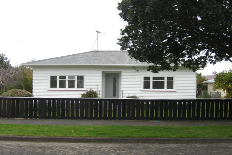 Photo of property in 37 Kings Drive, Levin, 5510