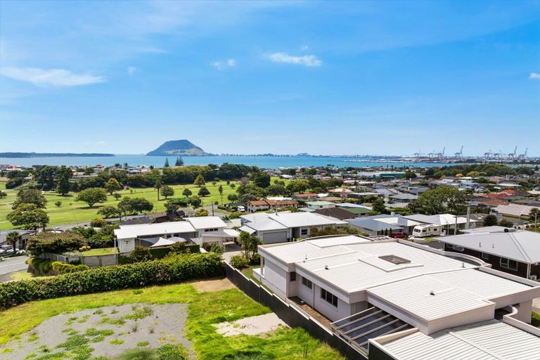 Photo of property in 3 Seaview Road, Otumoetai, Tauranga, 3110