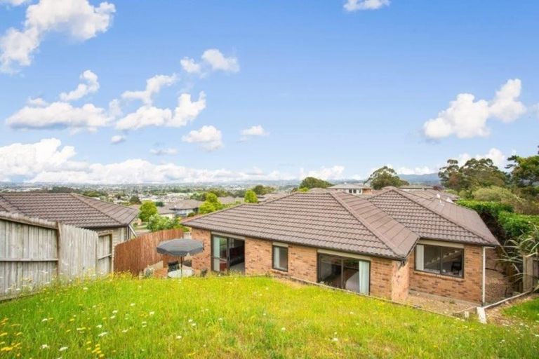 Photo of property in 21 Cityview Place, Massey, Auckland, 0614