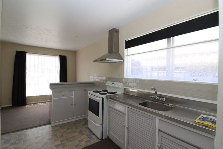 Photo of property in 5 Davidson Crescent, Hornby, Christchurch, 8042