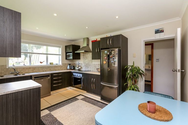 Photo of property in 31 Awanui Street, Merrilands, New Plymouth, 4312