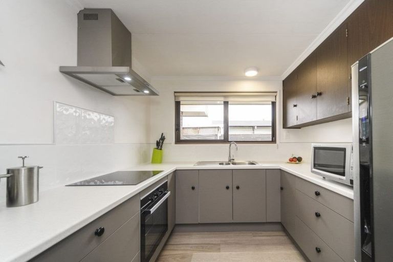Photo of property in 26 Erin Street, Hokowhitu, Palmerston North, 4410