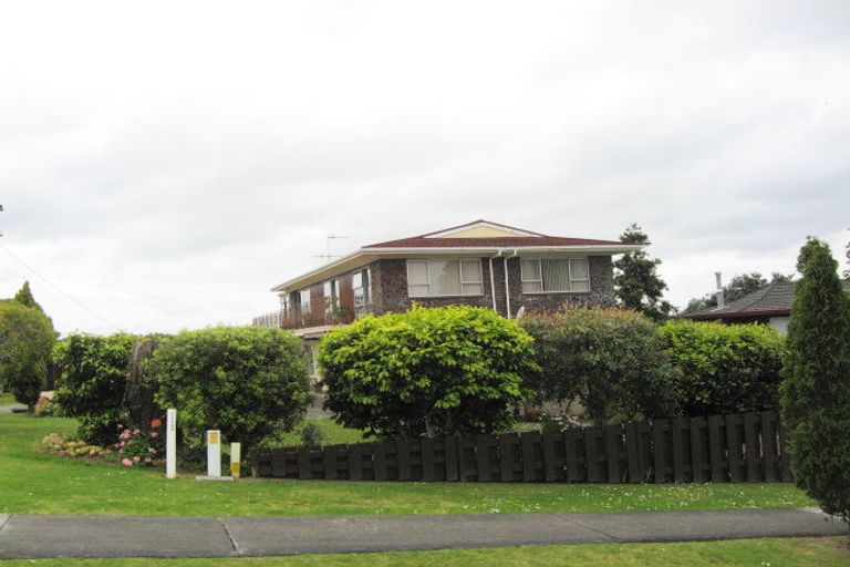 Photo of property in 2/5 Polkinghorne Drive, Manly, Whangaparaoa, 0930