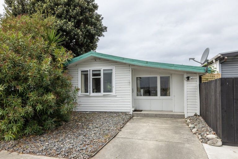 Photo of property in 29 Pukeko Place, Westshore, Napier, 4110