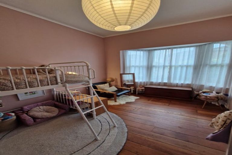 Photo of property in 28 Pitt Street, Wadestown, Wellington, 6012