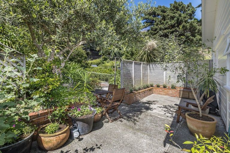 Photo of property in 48 Jackson Street, Island Bay, Wellington, 6023