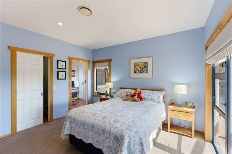 Photo of property in 7 Marewa Place, Waikanae Beach, Waikanae, 5036