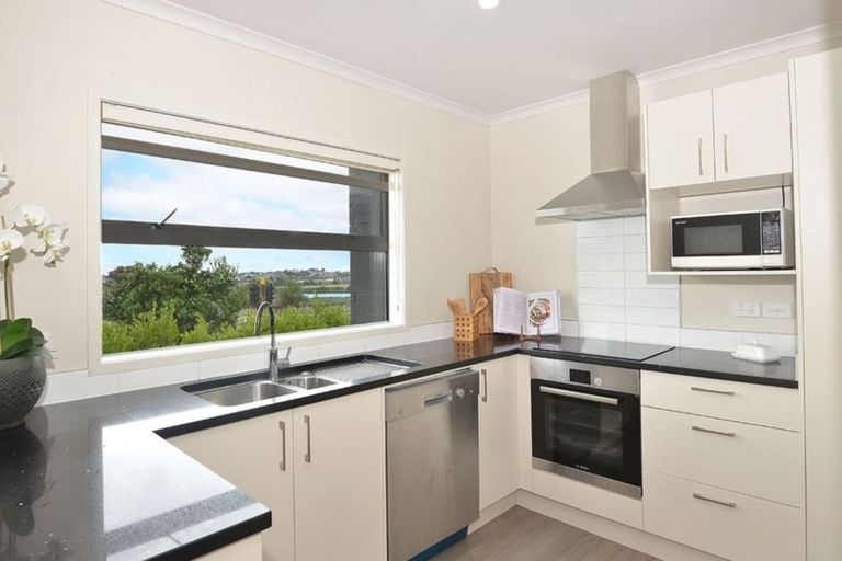 Photo of property in 3 Karauria Lane, Orewa, 0931