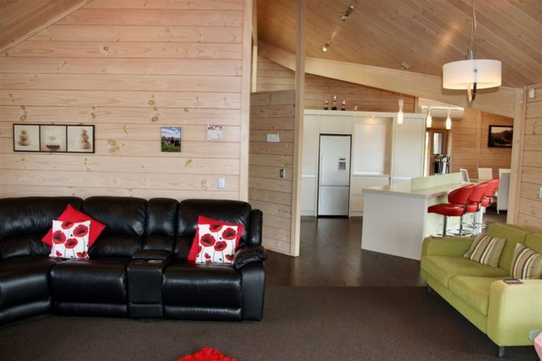 Photo of property in 1 Leeward Drive, Whitianga, 3510