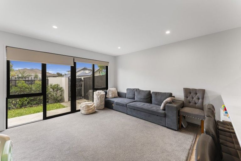 Photo of property in 2/57 Woodville Street, Edgeware, Christchurch, 8013