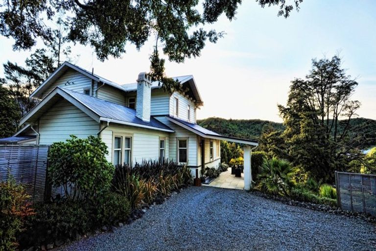 Photo of property in 19-21 Leicester Street, Picton, 7220