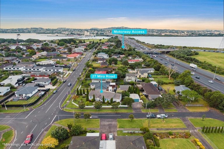 Photo of property in 27 Miro Road, Mangere Bridge, Auckland, 2022