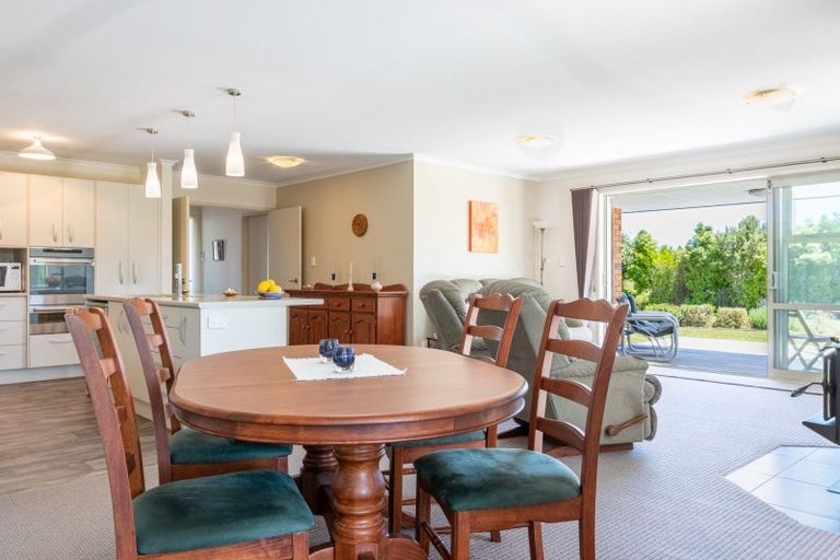 Photo of property in 33 Ketemaringi Way, Manakau, Levin, 5573