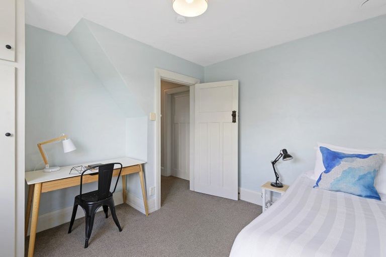 Photo of property in 124 Somerfield Street, Somerfield, Christchurch, 8024