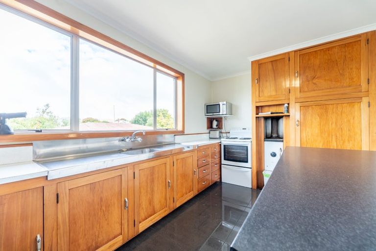 Photo of property in 35 Avenue Road, West End, Timaru, 7910