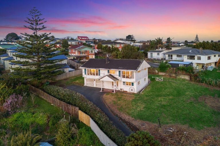 Photo of property in 142 Ti Rakau Drive, Pakuranga, Auckland, 2010