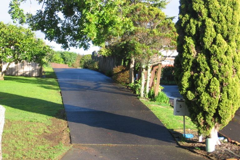 Photo of property in 1/5 Sarah Place, Farm Cove, Auckland, 2012