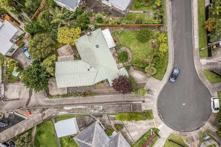 Photo of property in 10 Mackwood Place, Birkdale, Auckland, 0626