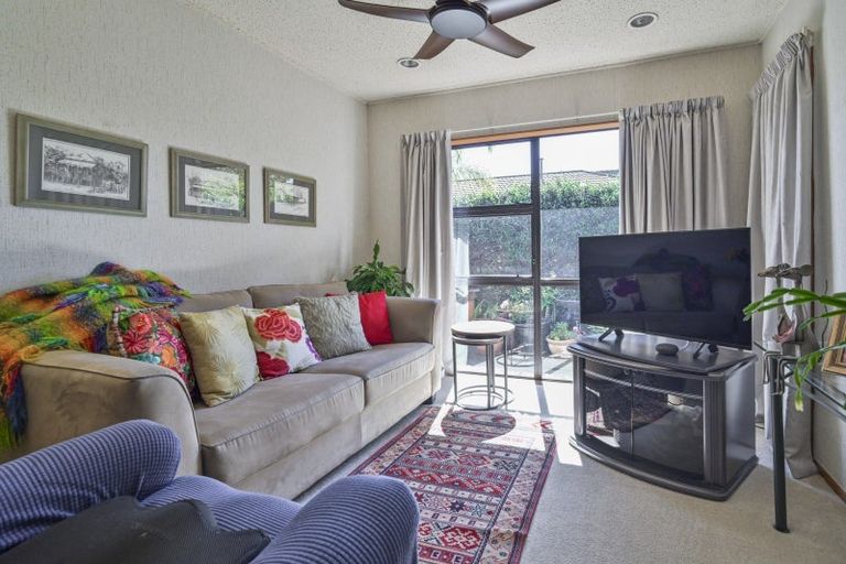 Photo of property in 1/703 Charles Street, Raureka, Hastings, 4120