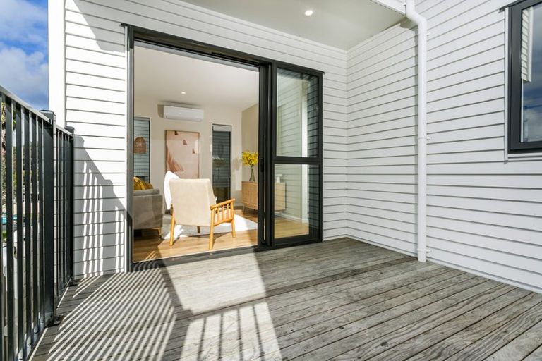 Photo of property in 51c Reynella Drive, Massey, Auckland, 0614