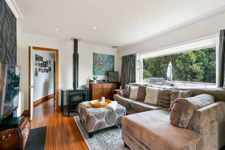 Photo of property in 327 Main Road, Tawa, Wellington, 5028