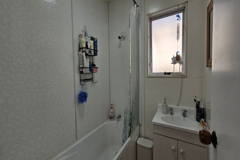 Photo of property in 289 Naenae Road, Naenae, Lower Hutt, 5011