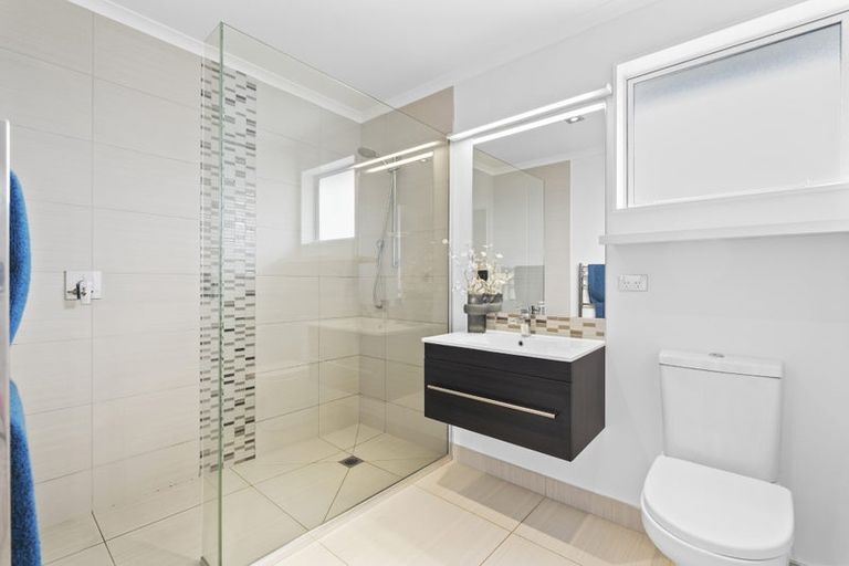 Photo of property in 10 Bloomfield Rise, Stanmore Bay, Whangaparaoa, 0932