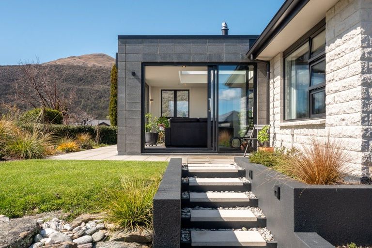 Photo of property in 15 Bracken Street, Arrowtown, 9302