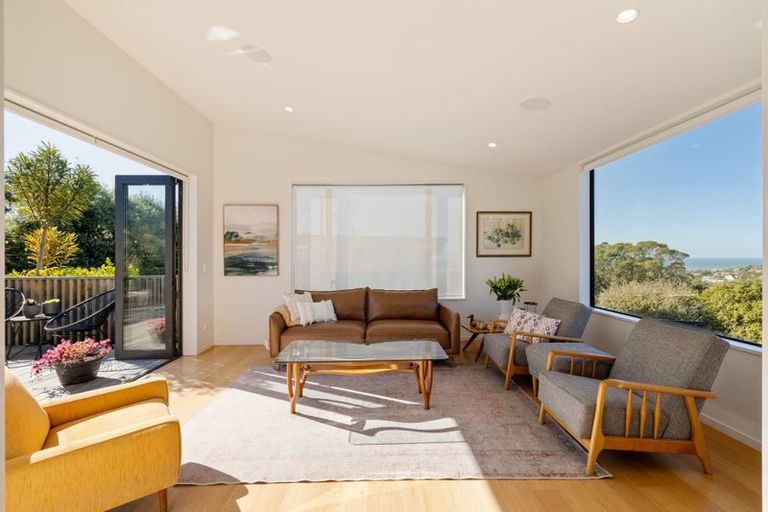 Photo of property in 110 Mount Pleasant Road, Mount Pleasant, Christchurch, 8081