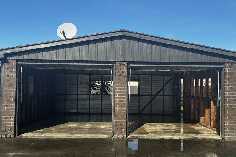 Photo of property in 42 Acacia Street, Kelvin Grove, Palmerston North, 4414