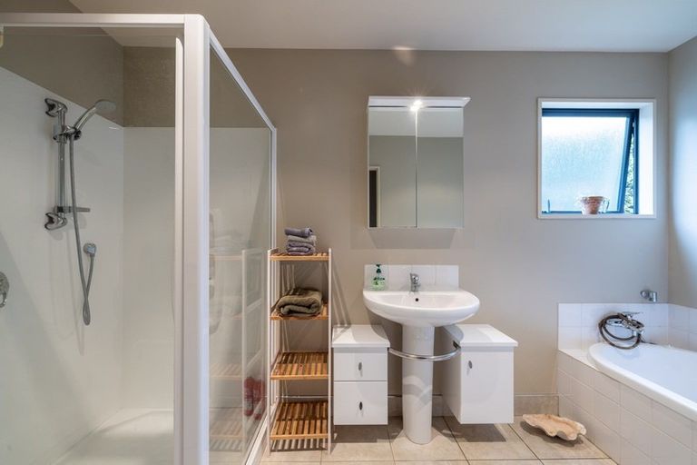 Photo of property in 106a Kings Drive, Wanaka, 9305