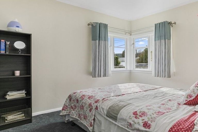 Photo of property in 3 Garden Road, Avalon, Lower Hutt, 5011