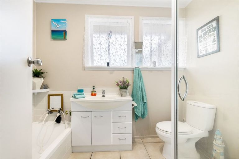 Photo of property in 44 Jillian Drive, Ranui, Auckland, 0612