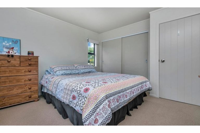 Photo of property in 11 Pineview Lane, Helensville, 0875