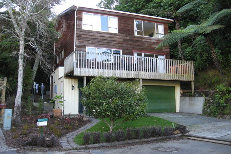 Photo of property in 68 Homewood Crescent, Karori, Wellington, 6012