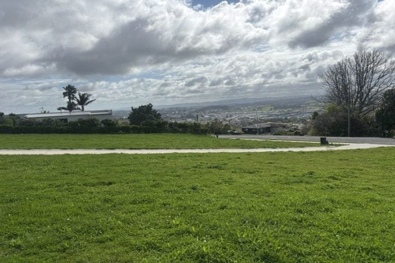 Photo of property in 103 Anzac Road, Pukekohe, 2120