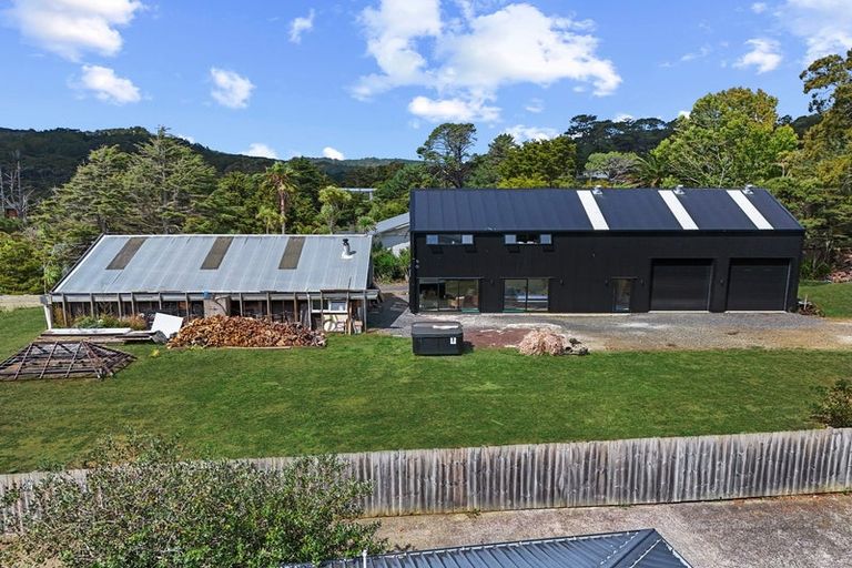 Photo of property in 127 Bethells Road, Waitakere, 0781