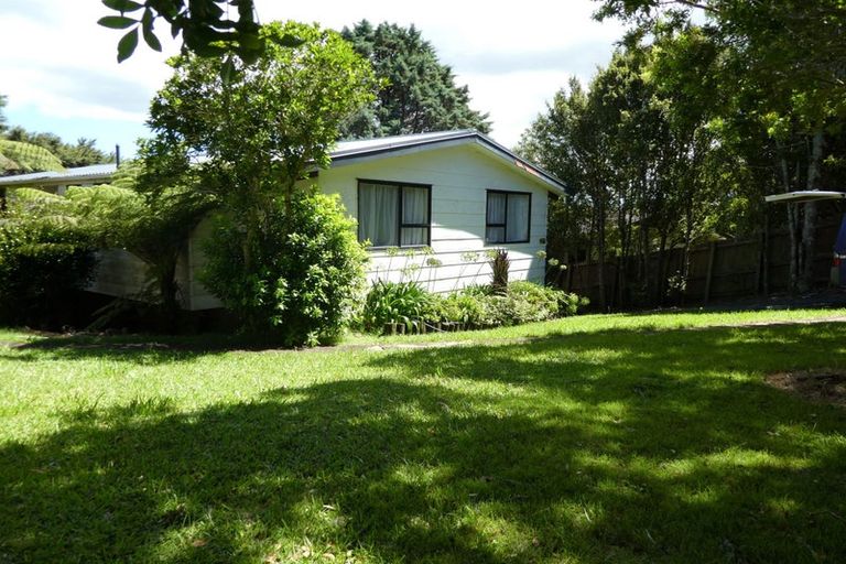 Photo of property in 35 Autumn Avenue, Glen Eden, Auckland, 0602
